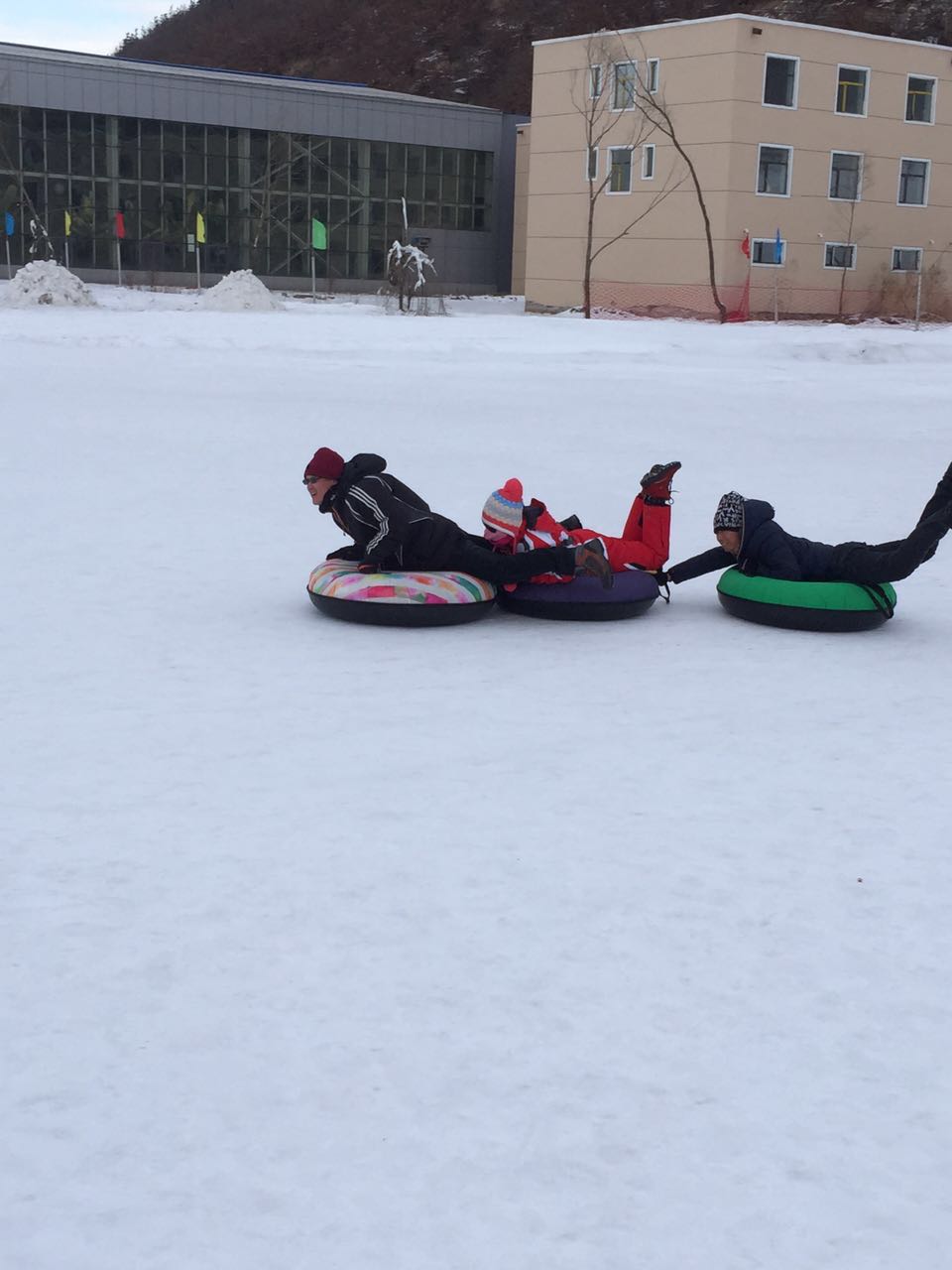 黑龍江大灣滑雪場冰雪樂園成功開幕，河北迪特加油助威